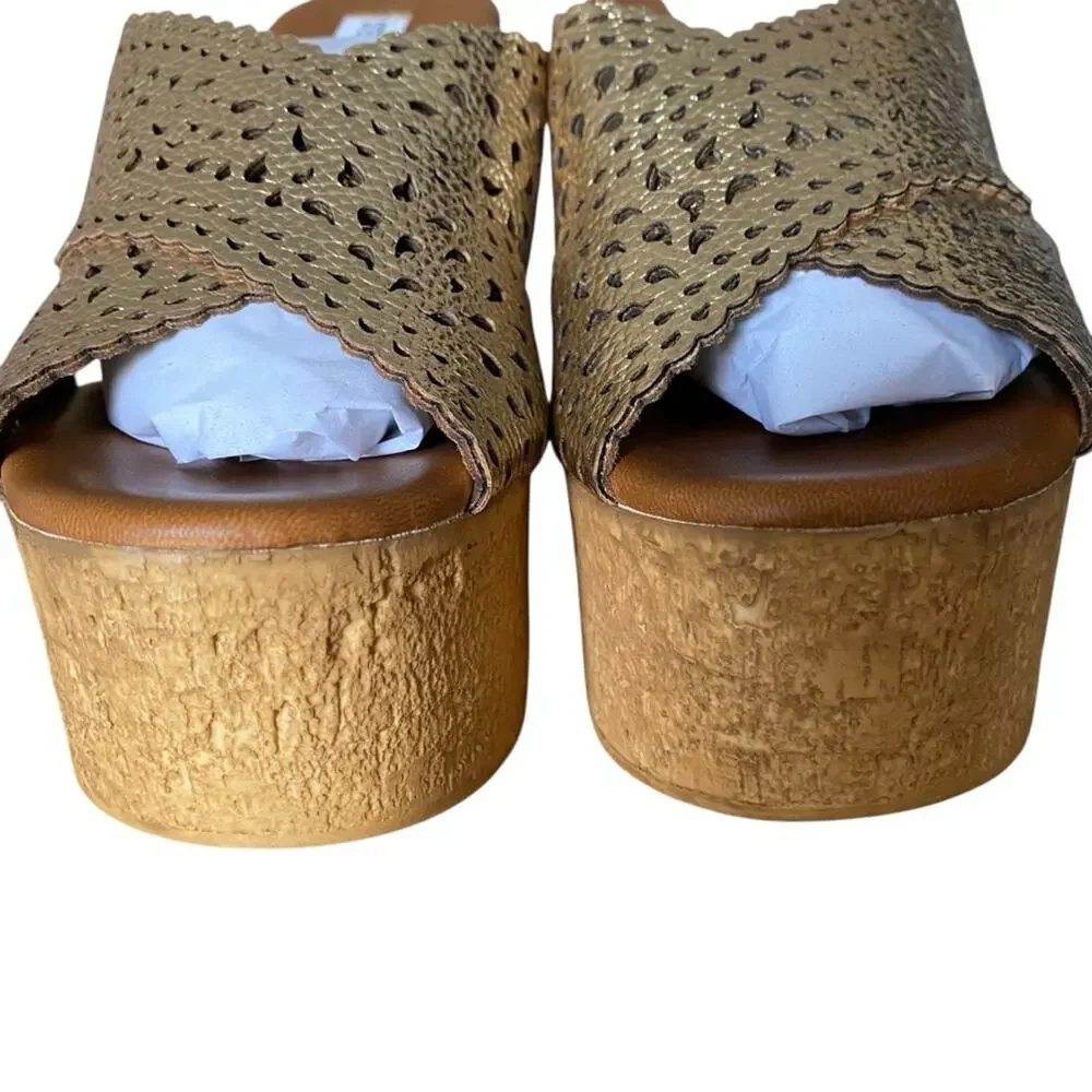 Steve Madden Leather Lining Gold Platform Wedge Sandals NWTs NIB size 8